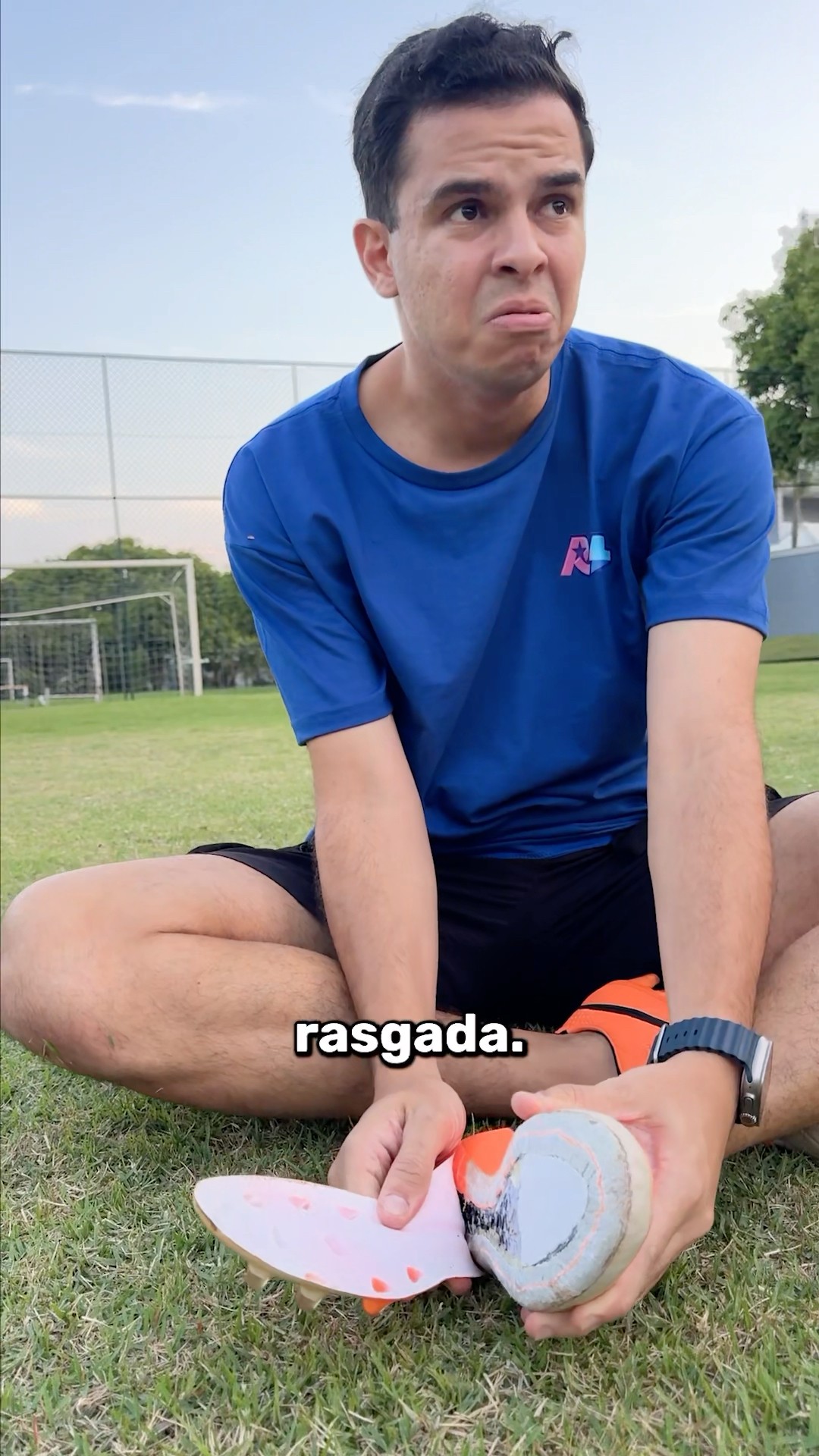 NINGUÉM QUER JOGAR BOLA COMIGO! #shorts