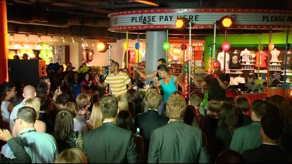m-m-world-leicester-square-opening-with-jls-and-alexandra-burke-youtube