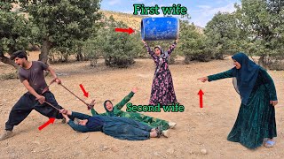 Download lagu The Husband's Rage Over the First Wife's Miscarriage by the Second Wife