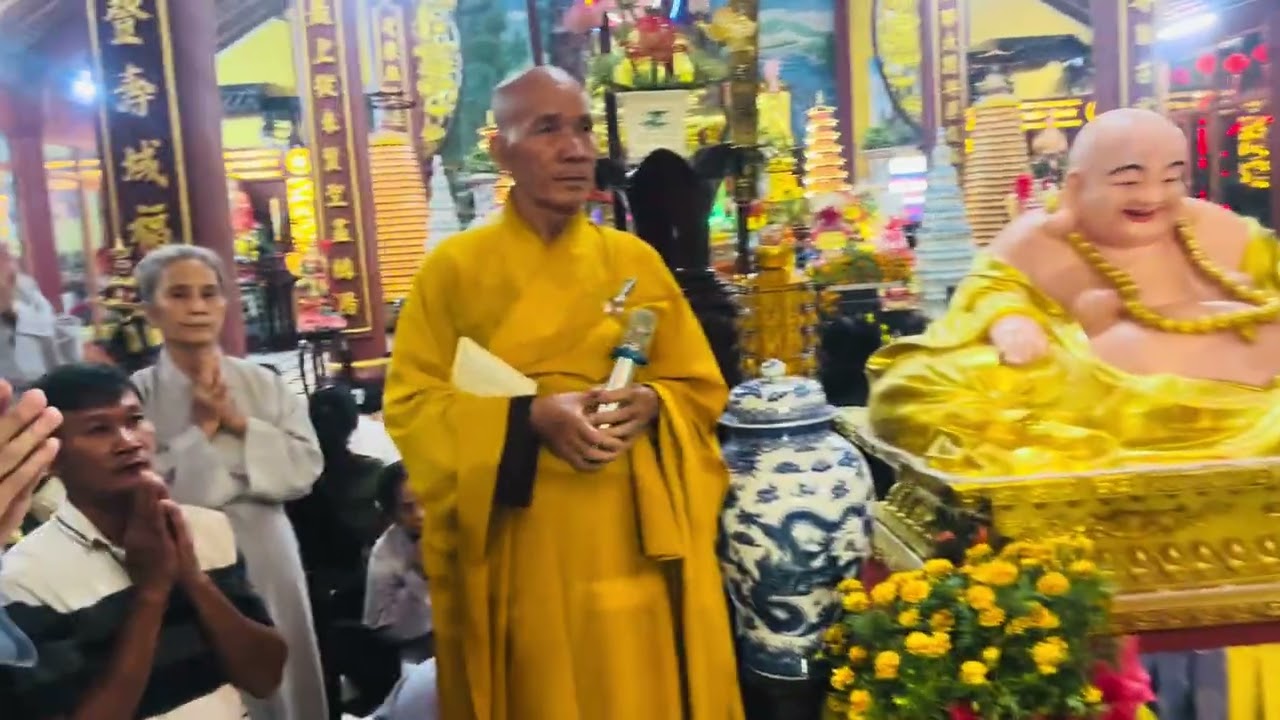 Đêm giao thừa xuân An lạc. Chùa hoằng Linh