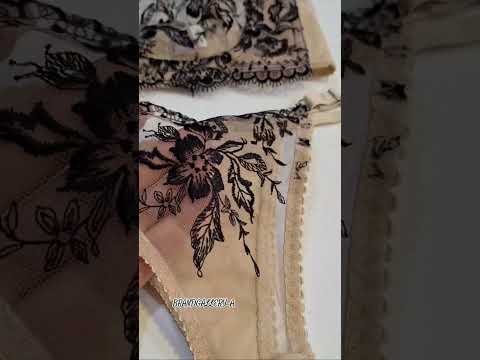 ست تمام تور برند JINAست جذاب با دو عدد شورت فانتزی رنگ ست مطابق عکس سایزبندی 80 85 90 95