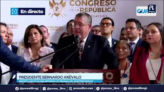Arévalo llega al Congreso y presenta reforma de Ley Orgánica del MP para remover a Porras