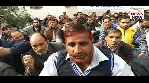 PDD daily wagers workers protest outside PDD chief engineer