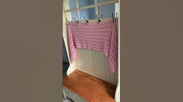 Easy one row repeat: Beautiful lacy prayer shawl  - free crochet pattern #crochet