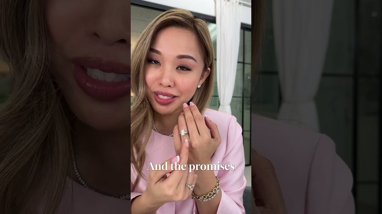 A three-stone ring, it's a promise of forever 🤞💍