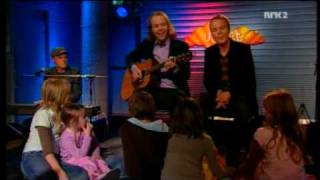 Video thumbnail of "Bye & Rønning - Ærlig vuggevise for alle små barn"