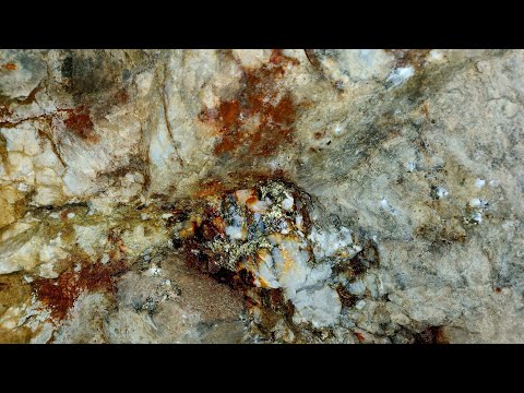 Large Quartz Vein Inside This Old Mine!