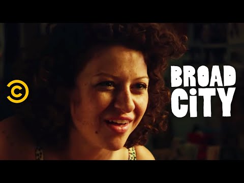 Video: Ilana Glazer Fra 'Broad City' Siger, At Hun Er Bekymret For At 'falde Bagved' Under Graviditet