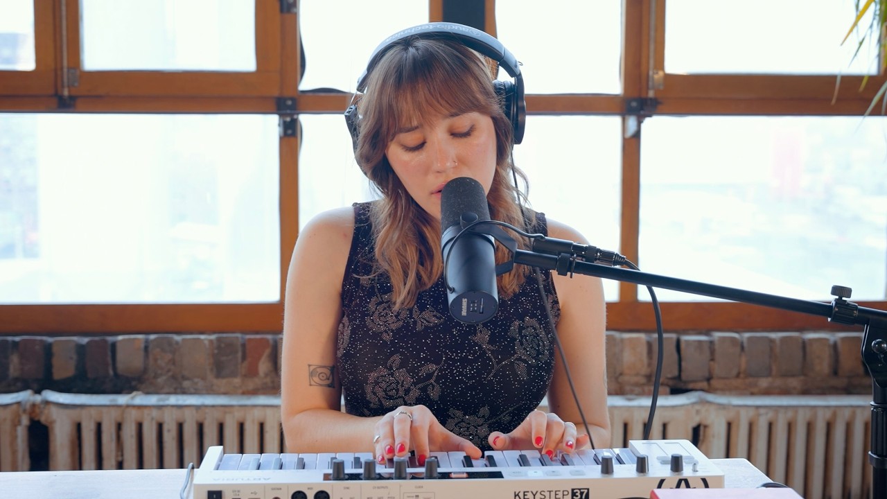 River – Joni Mitchell (Vocoder Cover by Meira)