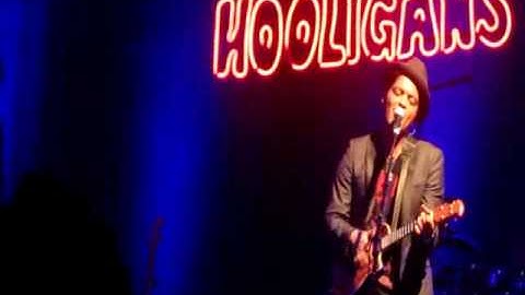 Bruno Mars - Count On Me (live)