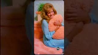 1970s Bathroom Carpet Trend Was REAL… And She Loved It 🤯 Parody 1970s Bathroom Carpet Trend Was REAL… And She Loved It 🤯 Parody