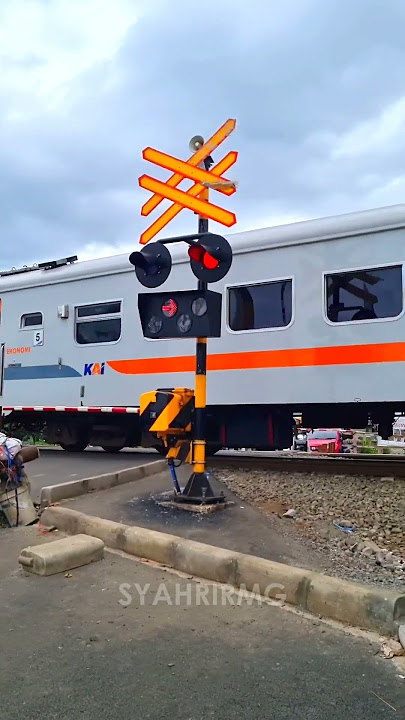 Palang Kereta Api Baru Kyosan