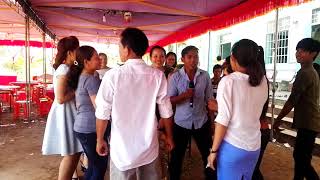 Download Lagu Dam cuoi cau ke MP3