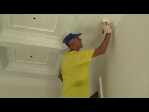 Как правильно покрасить потолок в своем жилище водоэмульсионной краской?