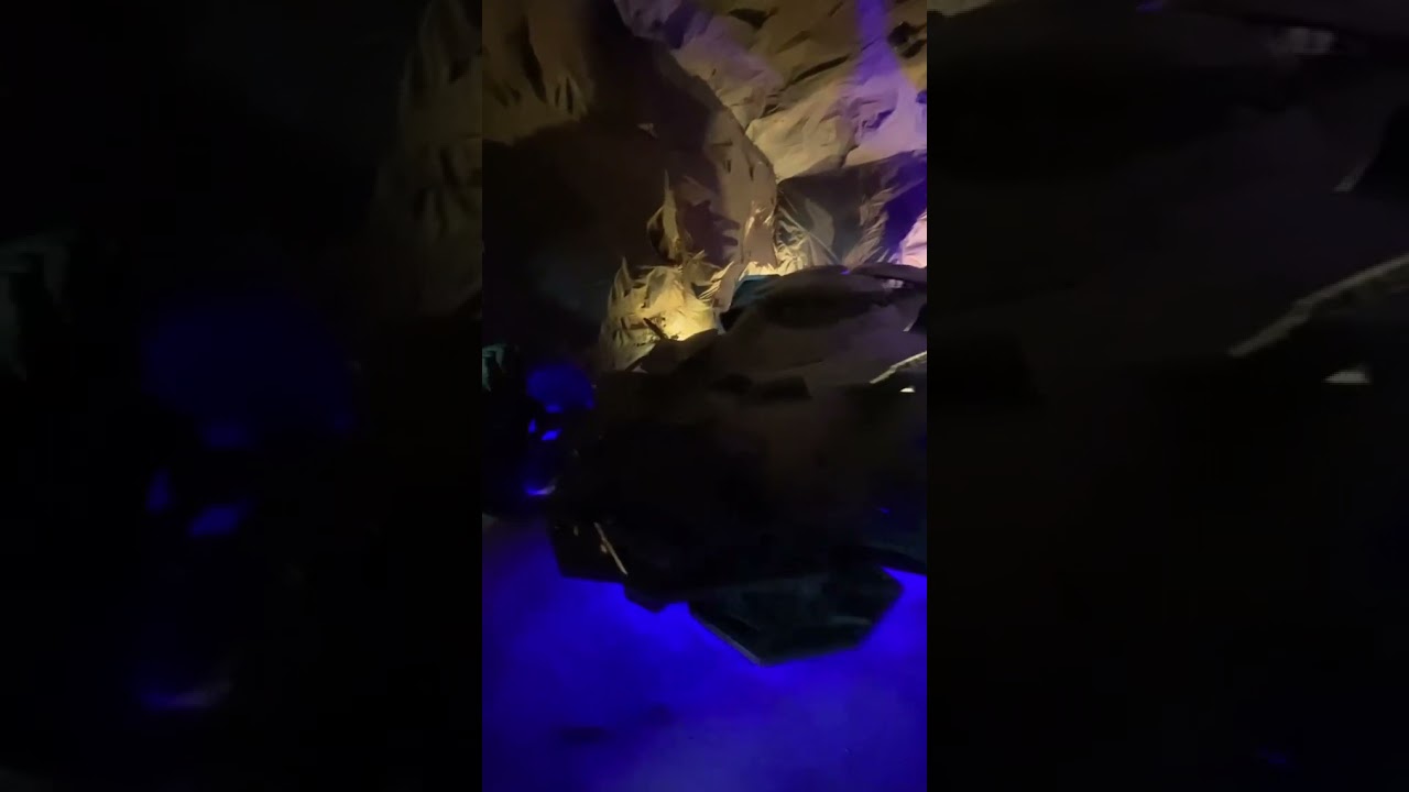 El regaló de batman para su amigo Aarón Fernández - Batimobile 😂😎