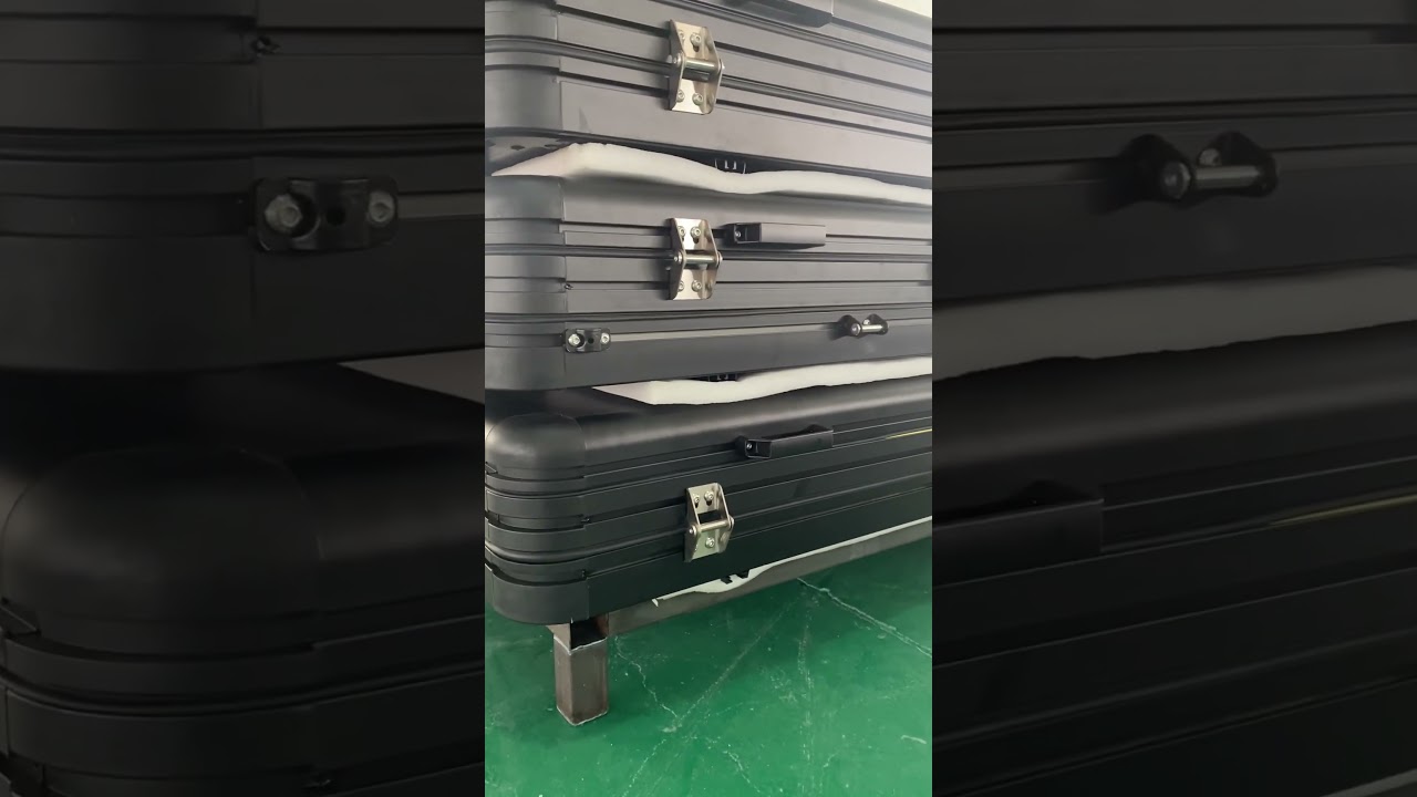 Aluminum roof top tent in production 