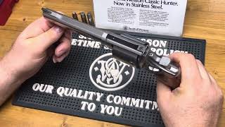 Smith and Wesson 629 Classic Hunter .44 Magnum Tabletop Review