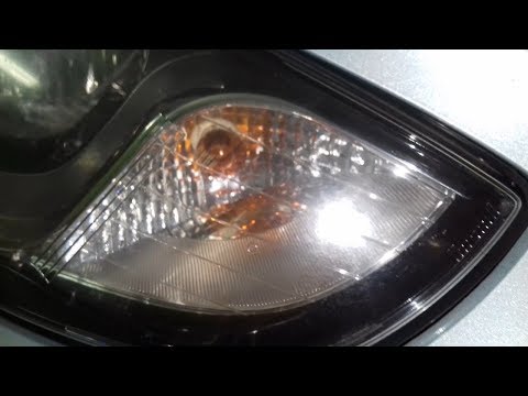 Замена лампочки передних поворотников на Хендай Солярис (Hyundai Solaris)