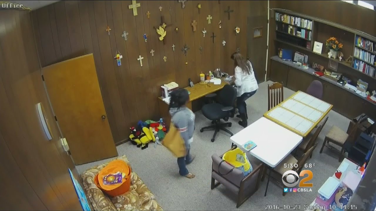 2 Women Caught On Camera Burglarizing Anaheim Church - YouTube