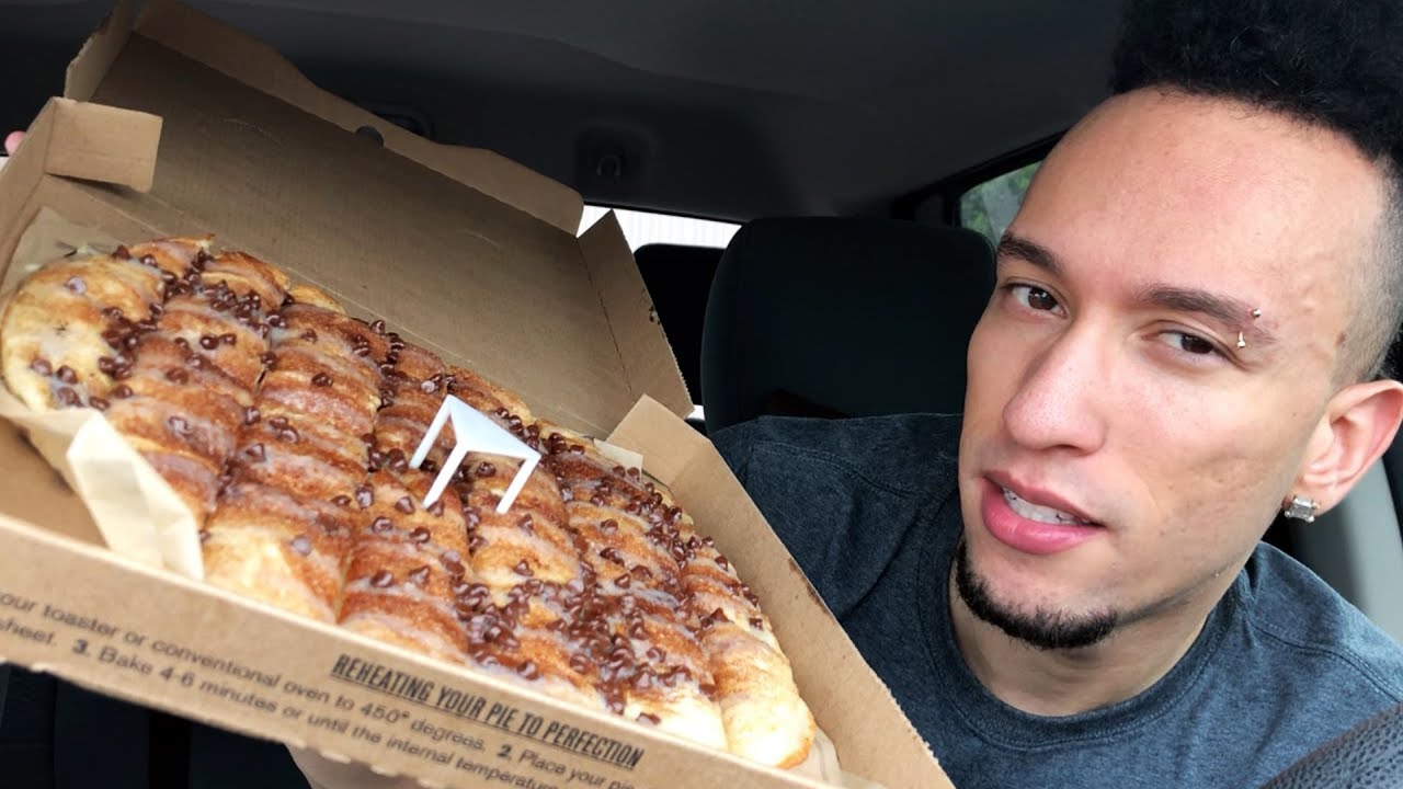 Pieology Cinnamon Churro Dessert Pizza Food Review YouTube