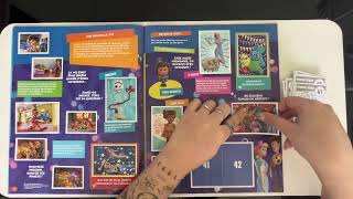On colle tous les stickers Panini Pixar Fest