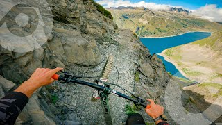 POV: NO FALL ZONE ⚠️ Riding with a 600m cliff underneath 🚫