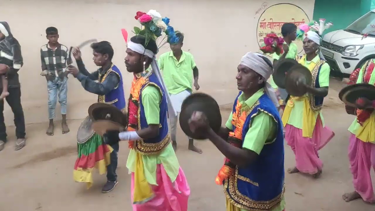 गौरा नृत्य, नंदगांव में kurru पार्टी