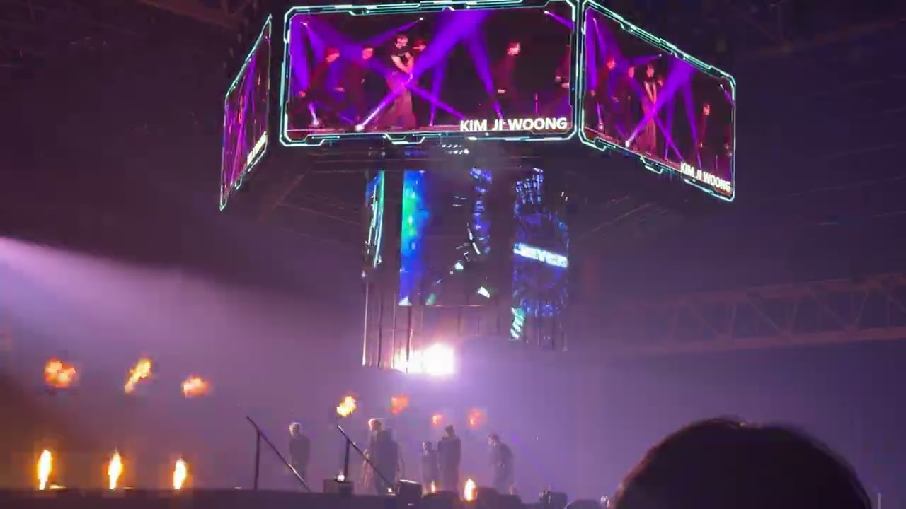 ZEROBASEONE, KIM JI WOONG / Rover (KAI cover)【KCON JAPAN 2026 : M