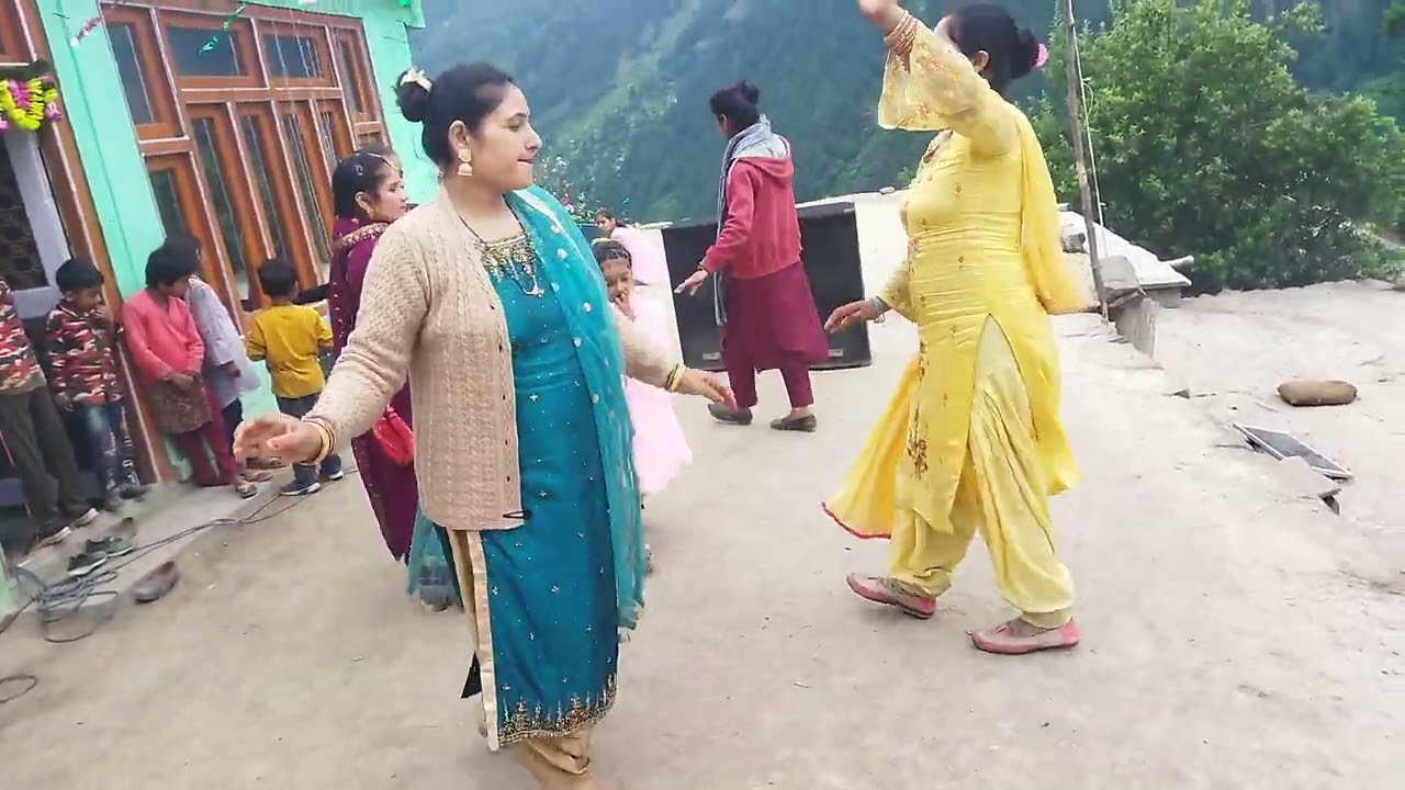 pahaadi dance