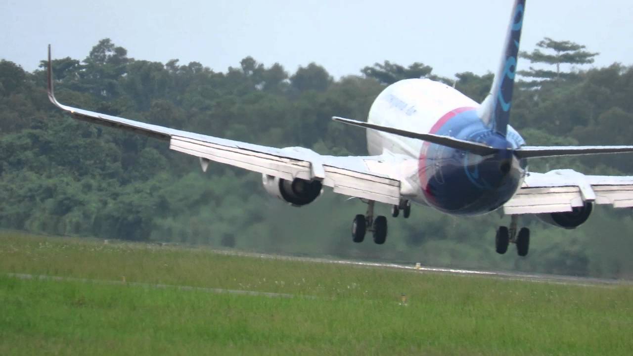 Pesawat Sriwijaya Air Mendarat Sempurna Video Pesawat Terbang