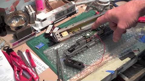 Installing Tsunami Decoder in Athearn Genesis SD70M