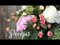 Cómo hacer un arreglo de flores con Peonías en Pecera