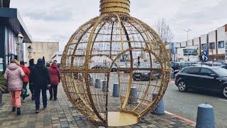 картинка: ШОПИНГ В РУМЫНИИ. Весь паркинг занят! Пробую греческую питу. Времени не хватило...