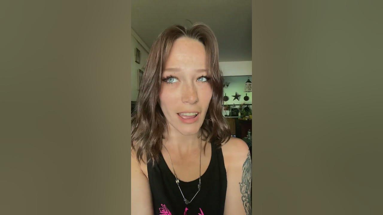 Woman Sings a Silly Version of a Song#SillySongs #FunnySinging #MusicHumor #ComedyCovers