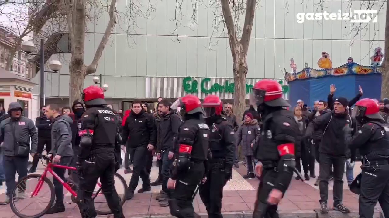 Huelga General 30E en Vitoria. Tensión entre policía y piquetes