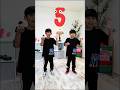 Learn How Many Fingers Song With Jay Neil SuperSimpleSongs 