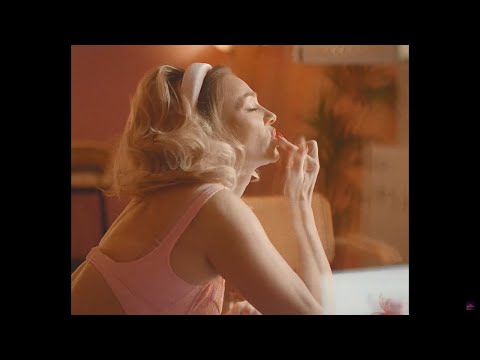 Sonia Bohosiewicz – My Heart Belongs To Daddy (Official video)