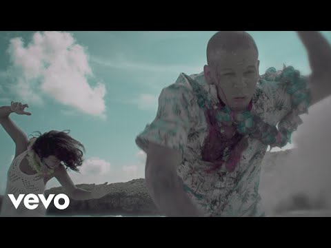 Calle 13 - Muerte En Hawaii (Official Video)