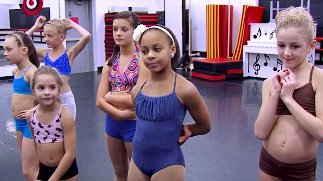 Dance Moms Head Over Heels Group Rehearsal S2e8 Flashback Youtube