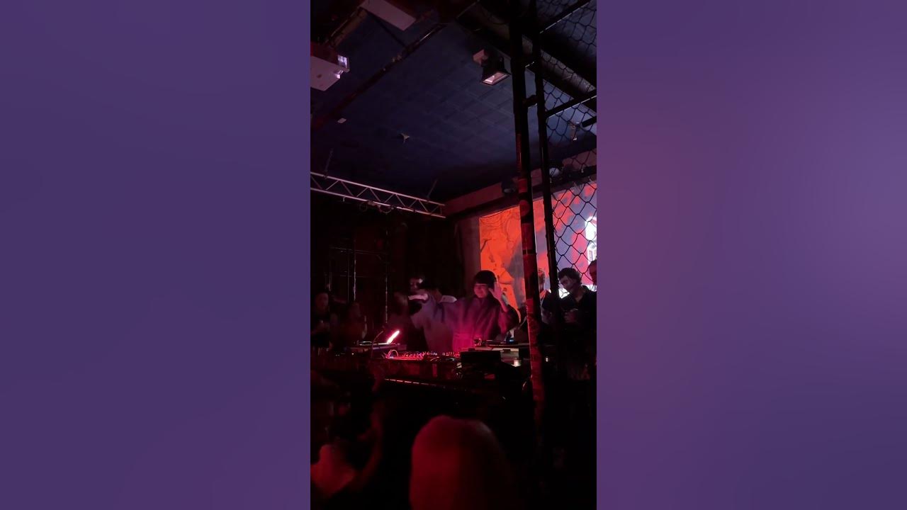 Friday vibes🔥🙌🏼 DJ Amber ferraro #clubbingnight #danceparty #housemusic #fyp #electronicmusic