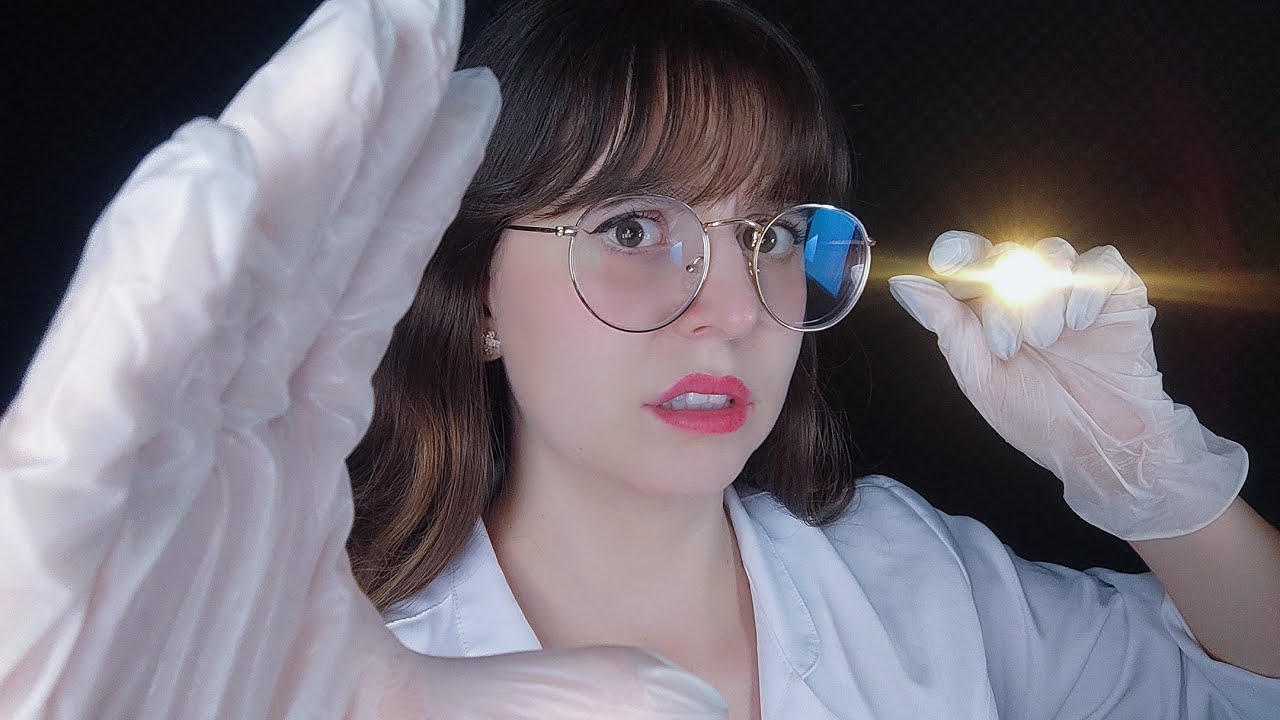 ASMR | Examinando seu rosto MAS ESTA TUDO ERRADO COM VOCÊ