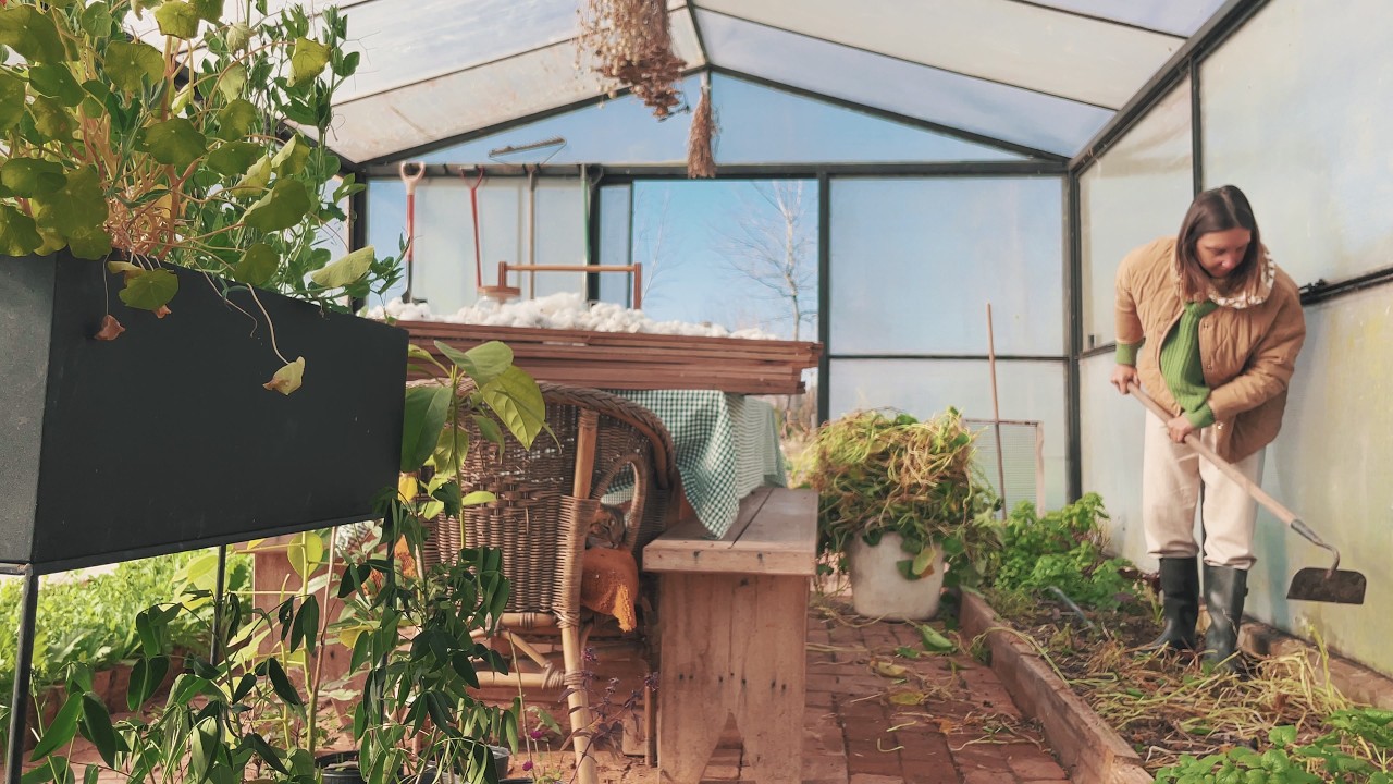 VIVIR LEJOS DE LA CIUDAD | cocina tradicional, jardinería, herbario y repostería a base de plantas.