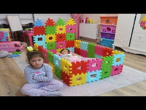 Masal Kendine Renkli Puzzledan Prenses Yatağı Yaptı! Kids made a toy colors puzzle princess bed