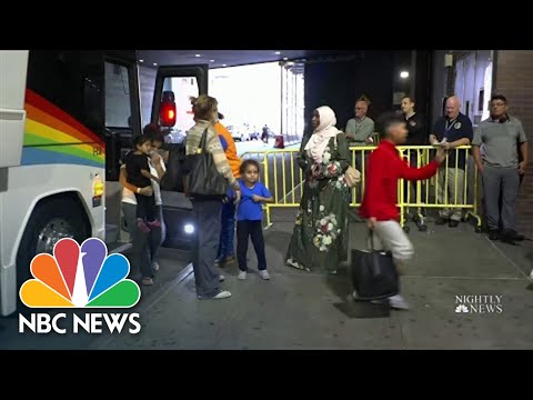 Buses From Texas Arrive At New York&rsquo;s Port Authority Carrying Migrants