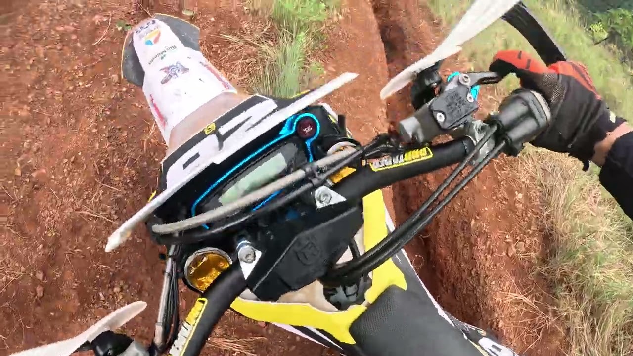 TRILHA EM MACACOS -SALAME