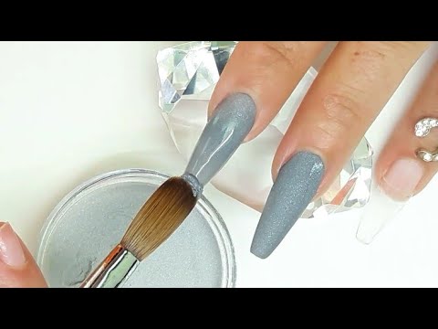 Uñas acrílicas grises matte en tono sólido y decoradas - thptnganamst.edu.vn