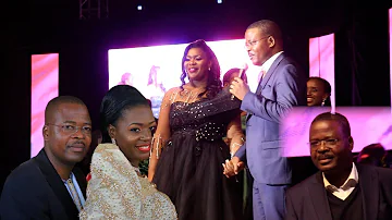 Pr.Justine Nabbosa Surprise Fans With Husband! We're Happily Married. #olikatonda worship concert.