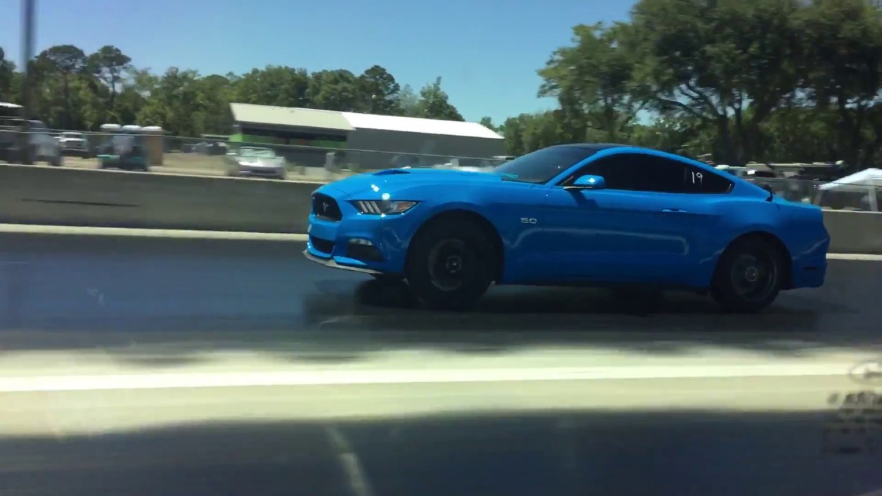 maserati camioneta 2014 Mustang GT vs. 2017 Mustang GT ROLL RACE