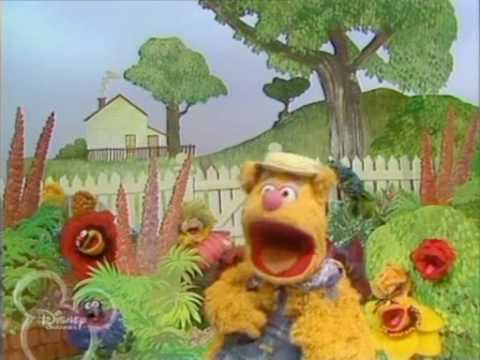 Le spectacle des marionnettes. Fozzie Bear - Bonne journée ensoleillée / Danse dans le noir