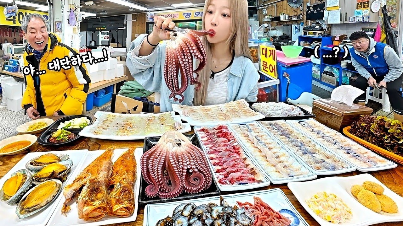 강원도3) 주문진 수산시장에서 자연산회 6kg먹었더니 상인분들이 놀라셨어요🤣 문어 한치 해산물 먹방